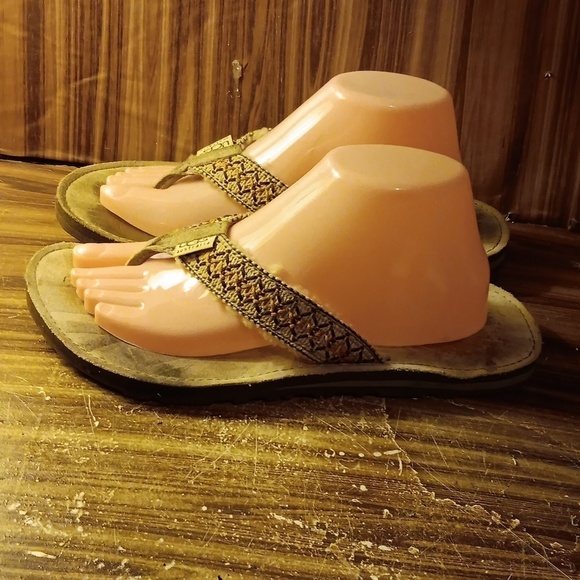Ugg flip flop sandals 9 - Picture 4 of 7